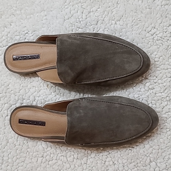 Tahari Flower Flat Mules in Grey Suede Size 8M - Picture 3 of 5